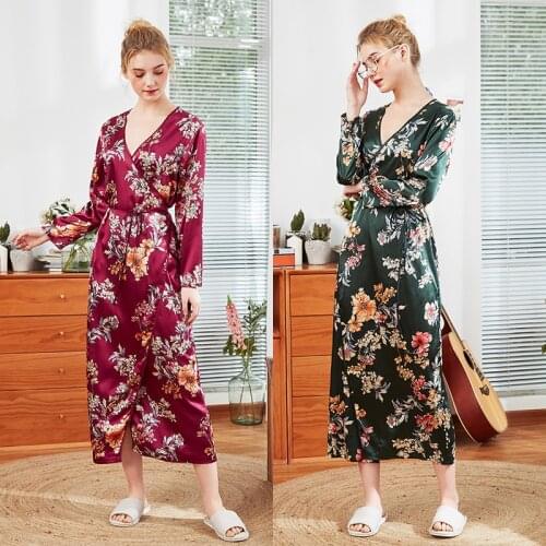 Autumn New Style Pajamas Womens Faxu Silk Nightgown Spring Long-Sleeved Silk Satin Bath Robe Long Womens Robes Sleepwear