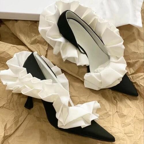 2021 Spring Womens Pumps Side Hollow Out Shallow Mouth Single Shoes Pointed Pleated Thin Heels Office Lady Shoe Summer Sandals