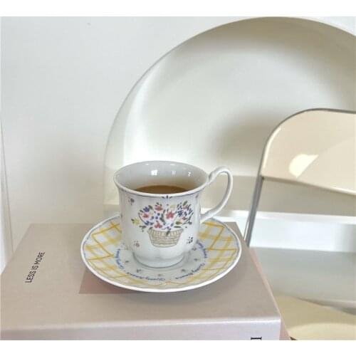 Cutelife Nordic Small Flower Ceramic Coffee Cup Set Retro Breakfast Milk Tea Cup Saucer Wedding Decorative Reusable Drinking Cup