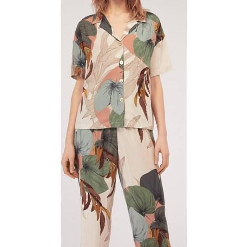 Women Summer Short-Sleeved Pajamas Cropped Pants Lapel Print Casual Loose Homewear Comfortable Breathable Nightwear