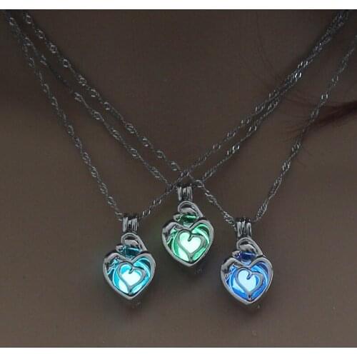 Ruby.Ruth Chokers On The Neck
