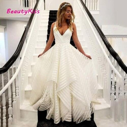 Elegant Stripe Tulle Wedding Dresses Sexy V-Neck Backless Bride Dress A-Line Puffy Wedding Gowns Vestido de novia 2021