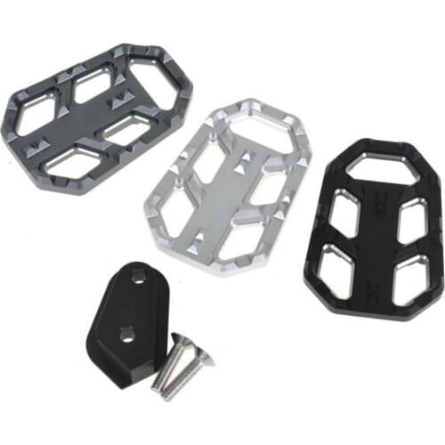 Apply to the BMW/ BMW G310GS motorcycle after the modification of the wider brake pad and brake pedal pad