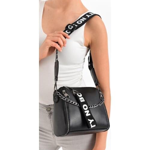 New Season 2021, Summer Fashion, Women 'S Writing Pendant Chain Detail Shoulder Bag, Black, Gray