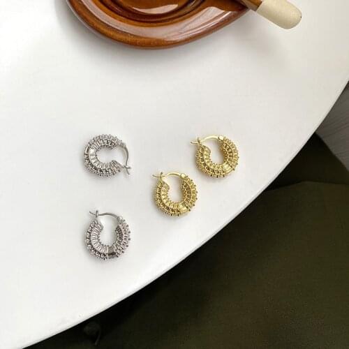 WTLTC Solid Metal Round Hoop Earrings for Women Statement Thick Earrings Hoops 2CM Fashionable Geometric Earrings Simple Jewelry