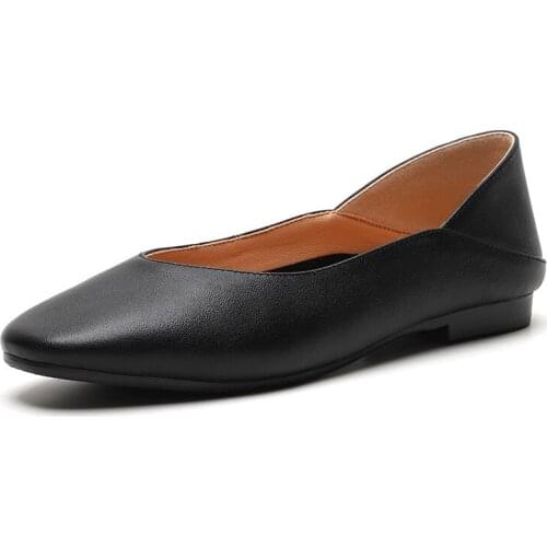 In 2019 the spring and autumn period and the new leather shallow mouth womens single driving shoes 40-43