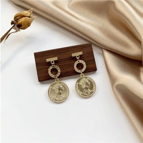 Vintage Round Golden Coin Portrait Metal Drop Earrings Classic Specie Pendent Earrings for Women Girl Ear Jewelry Gift Wholesale