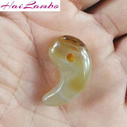 HaiLambo Handmade Natural Agates Stone Carved Magatama Pendant Comma Beads Classic Amulet Jewelry Bead Pendants for Gift GY03