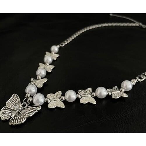 Gothic Retro Butterfly Pendant Necklace for Women Choker Aesthetic Grunge Chain Pearl Accessories Collar Choker Jewelry Gift