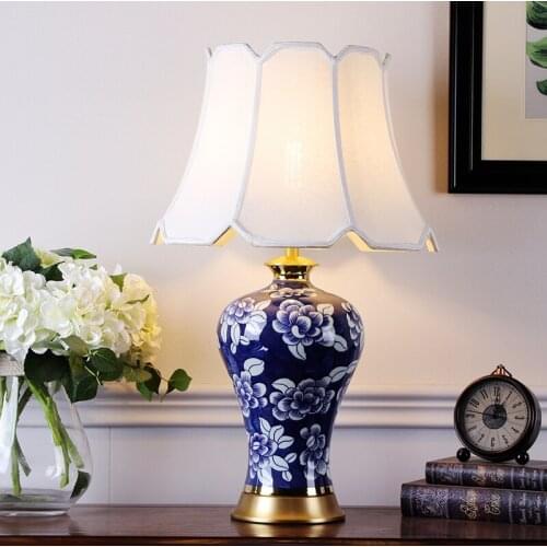 Large New Chinese Retro Hand-Painted Blue And White Porcelain Desk Lamp