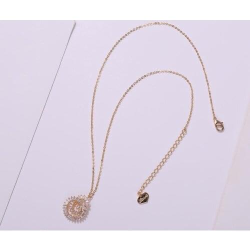 Womens Fashion Pendant Necklace Ladylike Zircon Elegant Gear-wheel Design Smart Necklace Jewelry Accessory All Match