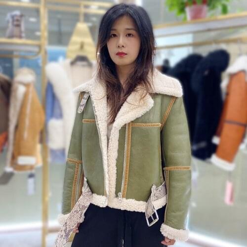 Women Sheepskin Jacket 2021 New Winter Warm Thick Fur Jackets Short Style Outwear Fashion Leather Coats