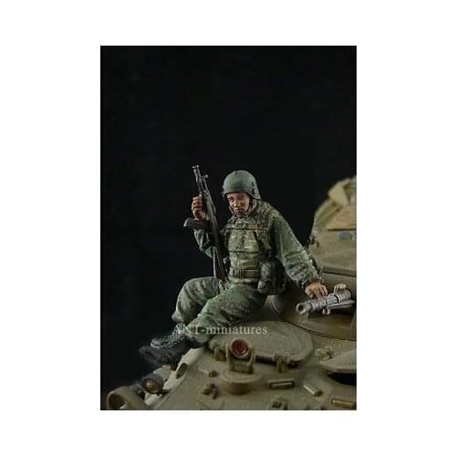 1/35 Resin Model Building Kit Figure Russian soldiers C