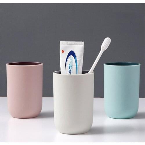 Simple Drinking Water, Brushing Teeth And Mouthwashing Plastic Cups