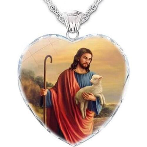 Men and Women Exquisite Heart-Shaped Crystal Jesus Pattern Necklace Pendant