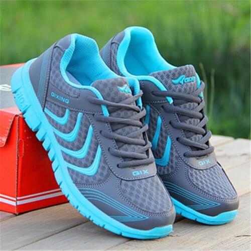 Vulcanized shoes men sneakers 2021 new fashion hot breathable mesh men shoes lace-up comfortable casual men sneakers plus size