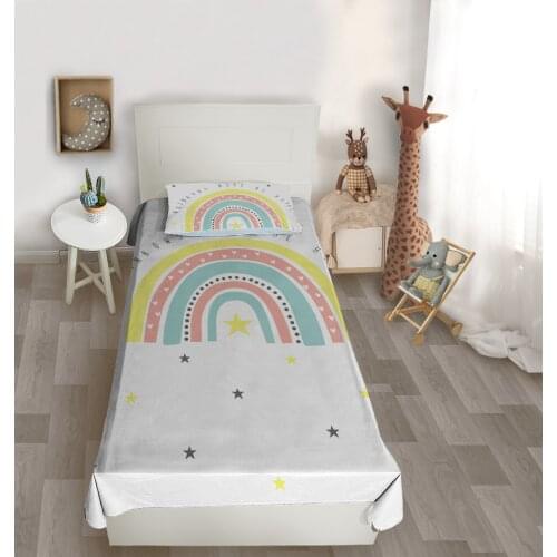 Çocuk odası yatak örtüsü gökkuşağı renkli pembe yıldız sarı