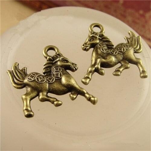 100Pcs/lot Antique Bronze 2-Sided Horse Charms 17*18mm Horse Pendant for Necklace Accessories