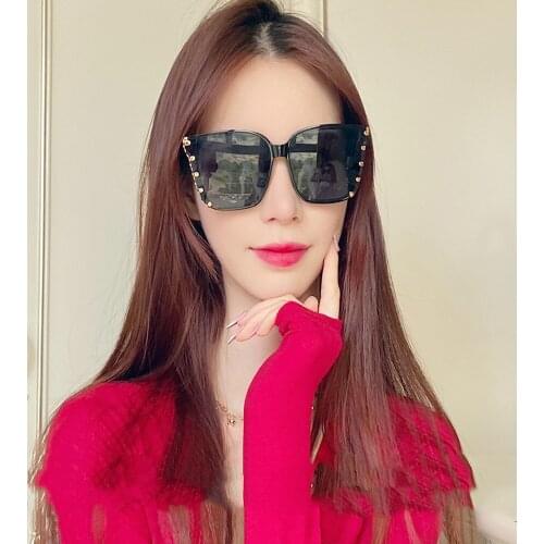 2021 New Black Large Frame Sunglasses retro elegant womens punk sunglasses metal accessories mens retro fashion glasses UV400