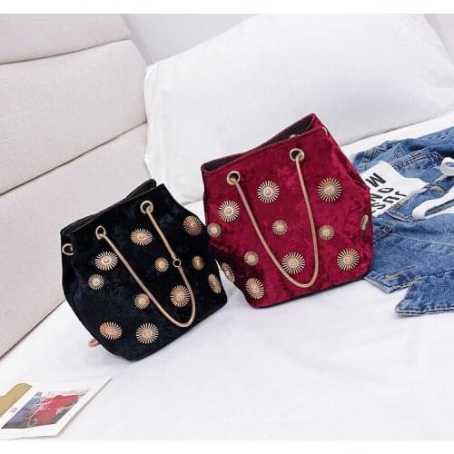 Velvet Luxury Designer Handbags for Women 2021 Girls Female Shopper Purses Casual Fashion Small flower decoration Crossbody Bags