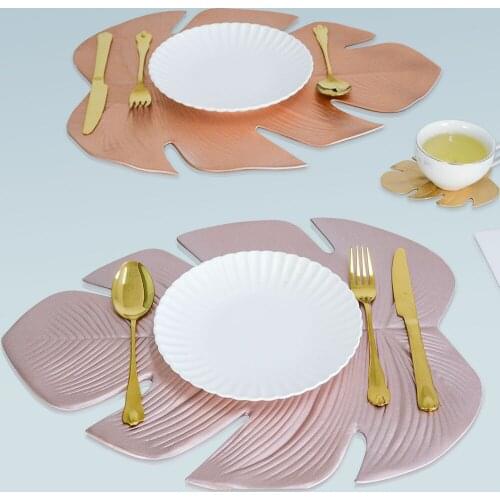 Creative PVC Placemat Simulation Plant Palm Leaf Table Mat Pink Gold Heat Insulation Waterproof Pad Home Christmas Decoration