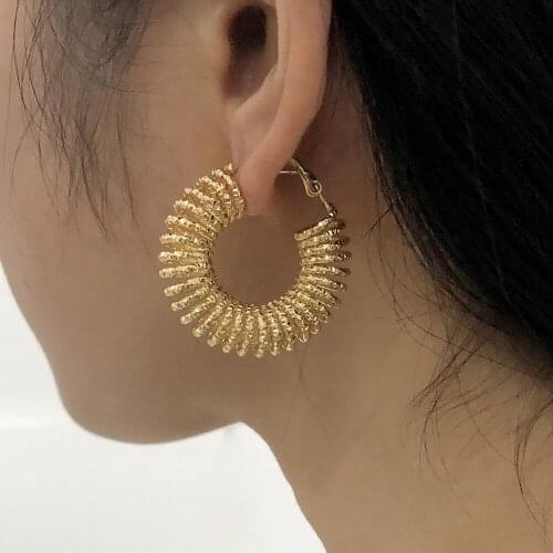 2020 New High Quality ZA Golden Spiral C Shape Earrings Women Fashion Vintage Statement Geometric Circle Drop Earring Jewelry