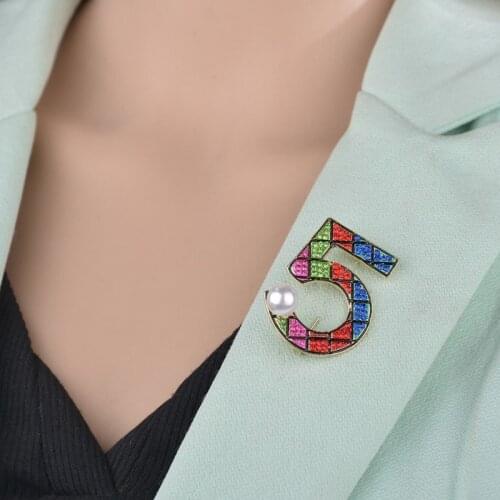 Luxury Crystals Pearls 5 Brooch Pin Rhinestone 16 Styles 5 brooches Flower Broaches Lapel Pin For Women Party Jewelry