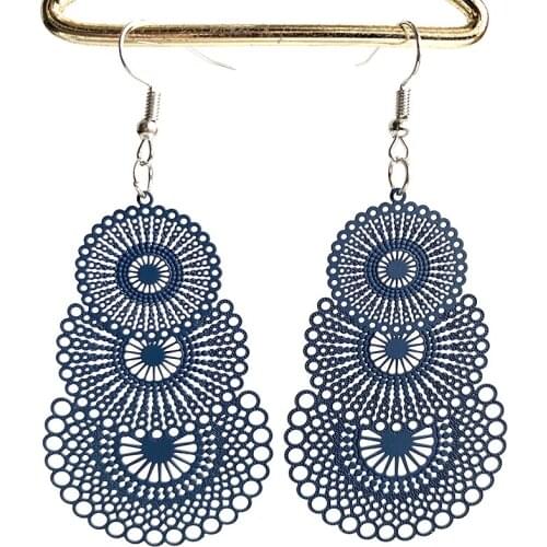 Retro Geometric Fashion Metal Pendant Filigree Earrings Women Fashion Spring Summer Jewelry Silhouette Drop Earrings for Party