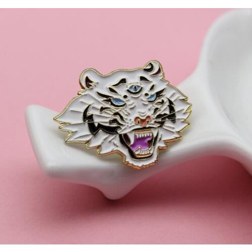 King of the forest tiger Enamel Brooch Three eyes White tiger head Lapel Pins Ferocious animal Badge Jewelry for children gifts