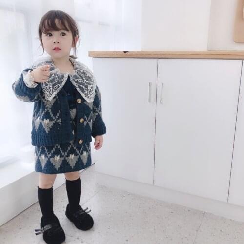 New autumn and winter 2-7 year old baby girl baby fragrance color matching fine plaid sweater suit (cardigan + half dress)