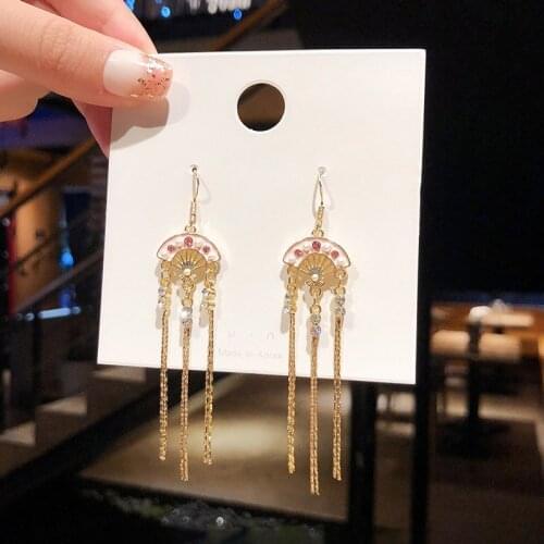 2021 new retro Chinese style Beijing opera facial makeup ear hooks beautiful super fairy tassel earrings earrings female