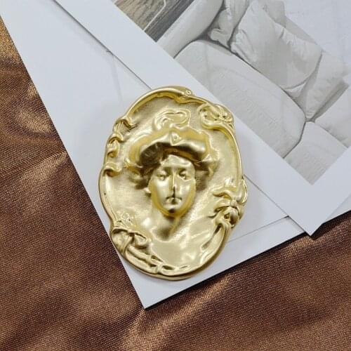 Brooch brilliant decoration world European and American haze matte gold beauty Brooch spot accessories pin accessories