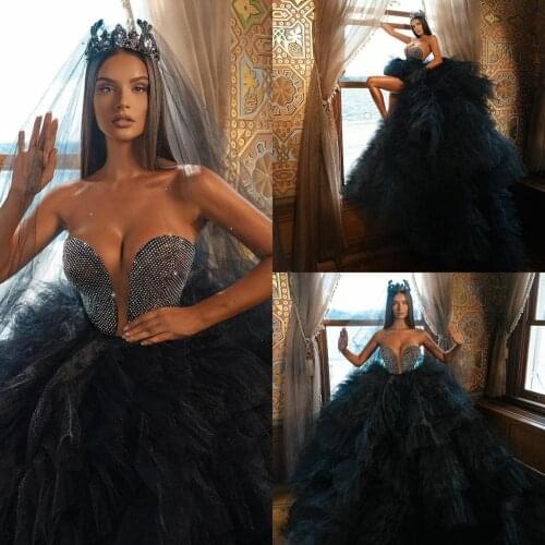 2020 Fashion Black Wedding Dresses Crystals Beaded Sweetheart Tiered Ruffle Sweep Train Bridal Gowns Plus Size Wedding Dress
