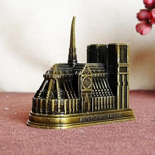 The Notre Dame De Paris Catholic Church Building Model Metal Ornaments Creative Birthday Gift Souvenirs Statuette steeplehouse