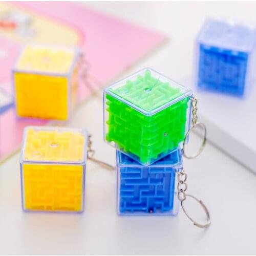 Creative Design Plastic Cube Labyrinth Keychain School Bag Pendant Kids Educational Toys Stress Reliever Keyring Stationery