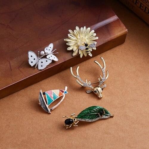 Rhinestone Alloy Gold And Silver Color Cicada Bee Butterfly Leaf Brooches For Men Crystal Enamel Brooch Pins Christmas Gifts