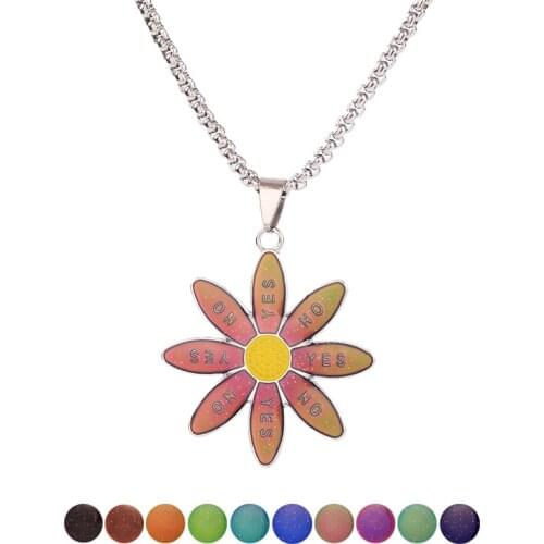 Yes No Daisy Mood Necklace Temperature Control Color Change Chrysanthemum Necklace Women Jewelry Girls Gift