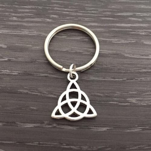 Triquetra Keychain, Wiccan Jewellery, Tiny Symbol Clip Keychain, Trinity Knot Accessories, Gothic Jewellery, Gift for Witch