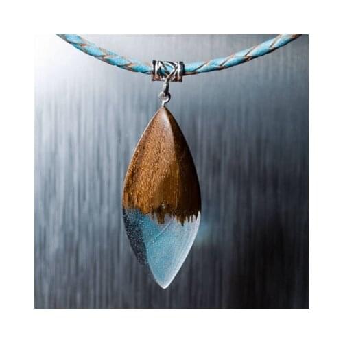 Hand-crafted original Aurora Starry sky creative resin pendant necklace pendant chain couple gifts hand-polished mirror