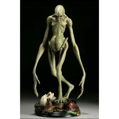 GK Handmade White Model Resin Alien With Base Statue Unpainted Kits Spot