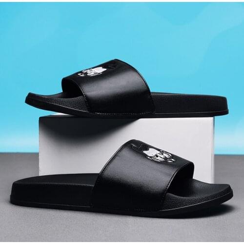 Loafers Home Slippers Brand Men Casual Outdoor Flip Flop Designer Take A Shower Sandals New 2021 Breathable Non-slip Shoes For