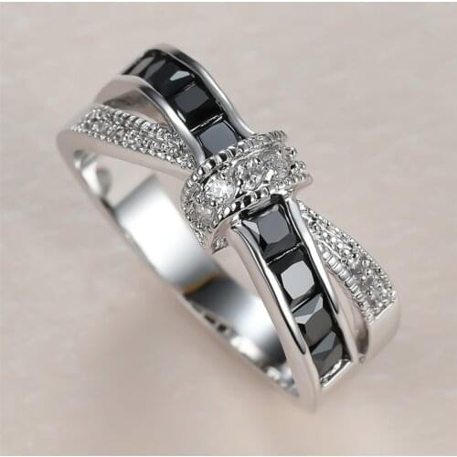 Vintage Female Black Crystal Stone Ring Charm Silver Color Wedding Rings For Women Promise Cross Zircon Engagement Ring