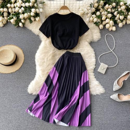 Retro Striped Color Matching A-line Skirt Two piece Set Women Summer Casual Solid Tshirt and Elastic waist Pleated Skirt Suits