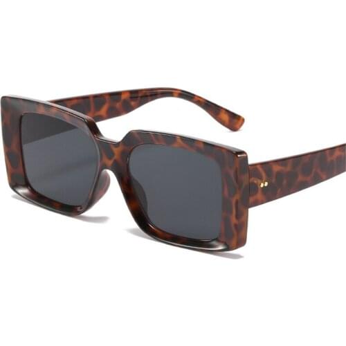 Fashion Square Sunglasses Women Ins Popular Vintage Tea Leopard Beige Eyewear Men Trending Sun Glasses Shades UV400