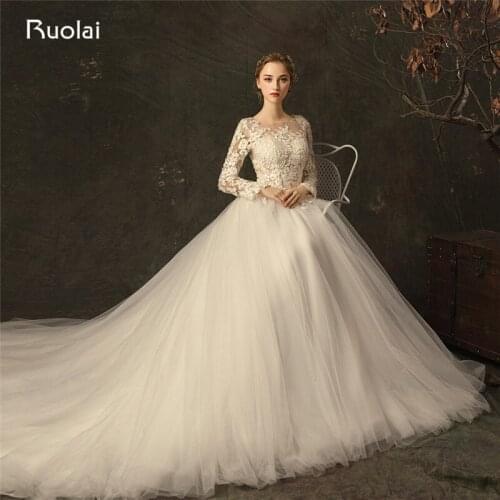 Vintage Wedding Dresses 2020 Long Sleeve Ball Gown Wedding Gown V Back Ivory Lace Bridal Gown Vestido de Noiva Casamento RW28