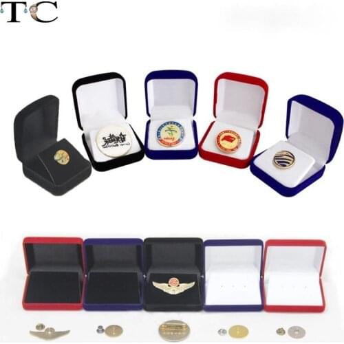 2021 Badge Medal Commemorative Coin Organizer Box Flocking Collection Jewelry Totem Brooch Storage School Emblem Holder Case