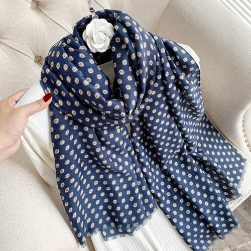 2021 Brand Autumn and Winter Womens Beach Shawl Wool 15% Scarf Ladies Fashion Scarf Headscarf Pashmina Headscarf Silencer