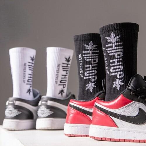 Summer Hip-hop Harajuku Printing Letter Socks Man White Crew Socks Cotton Fashion Skateboard Basketball Sports Women Black Socks