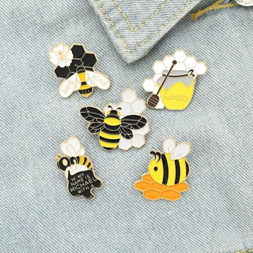LAMEMDEE new cartoon creative lovely mini bees alloy brooch cute little wasps letters brooch clothing badges