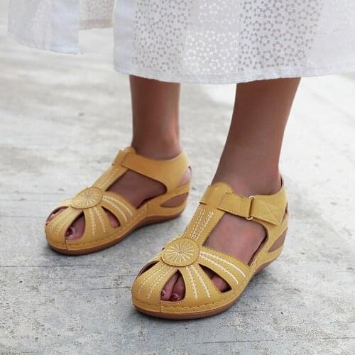 Women Gladiator Sandals Closed Toe Hollow out Flat sports Shoes Casual Soft bottom Summer Shoes Women Beach Sandal Platform Shoe